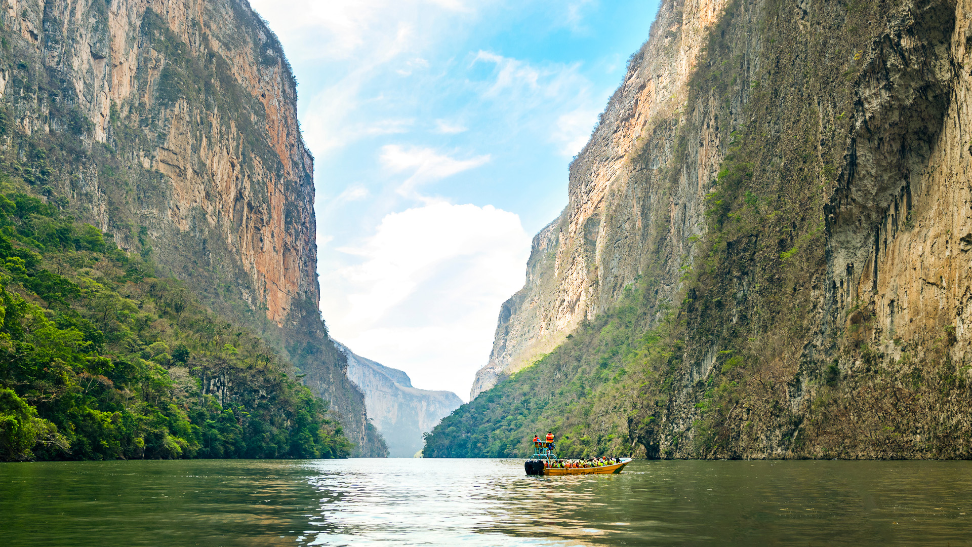 Discover the Geological Wonders of Sumidero Canyon in Mexico